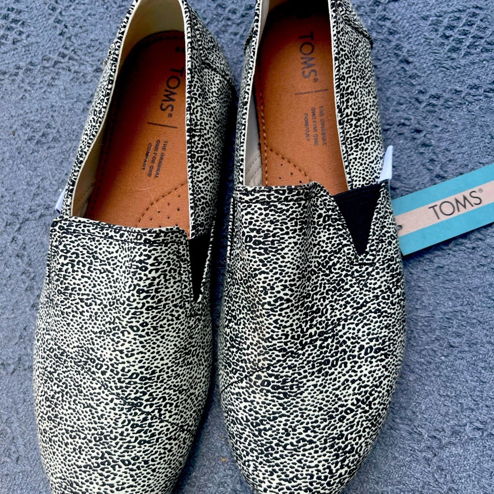 Brand new Toms with tags